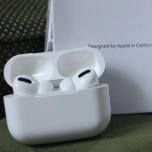 NWT Apple Airpods